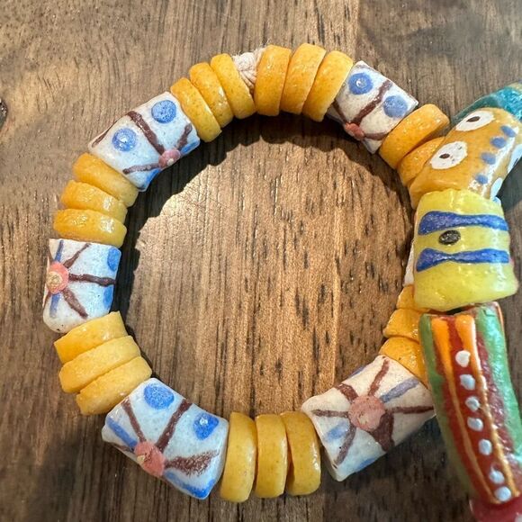 NWT Women’s Set of 3 Ceramic Beaded Stretch Bracelets Yellow Multi Color - Picture 2 of 4